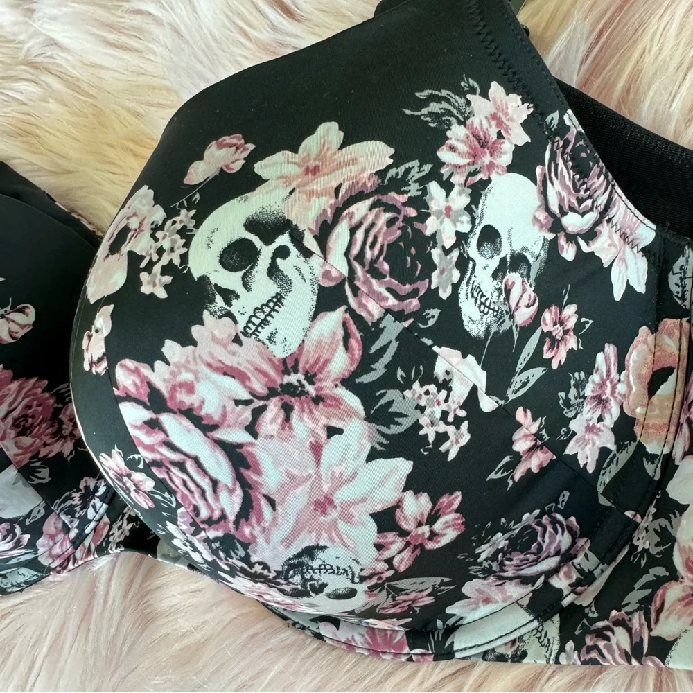 Torrid Curve 360 Back Smoothing T-Shirt Bra Black Floral Skulls 44C